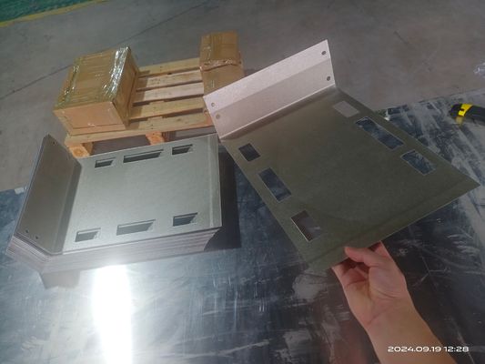 3D thermal forming Insulation barrier between EV power supply supply and high-voltage wiring harness